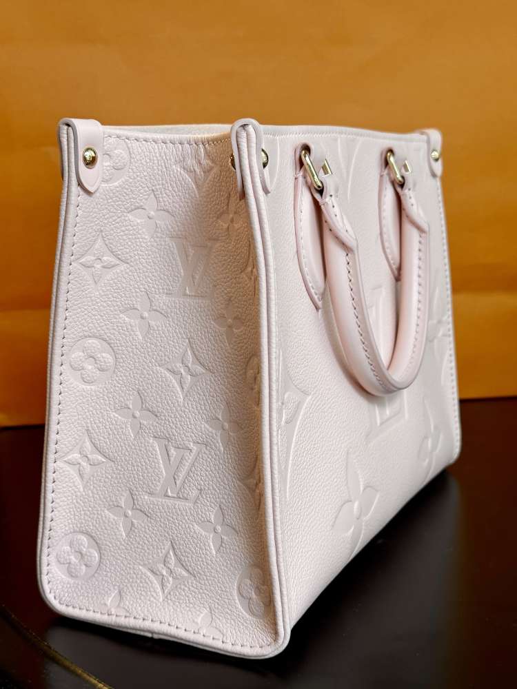Louis Vuitton OnTheGo PM Baby pink