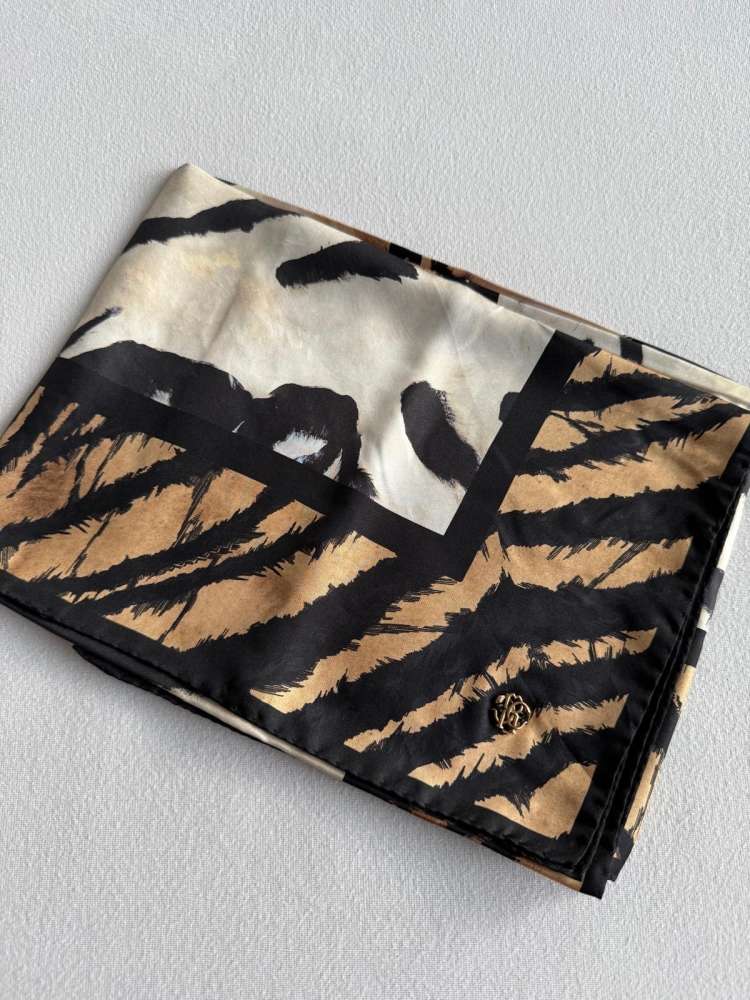 Roberto Cavalli šatka