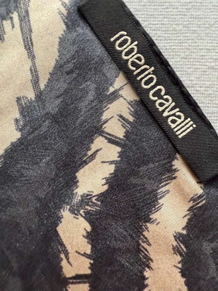 Roberto Cavalli šatka