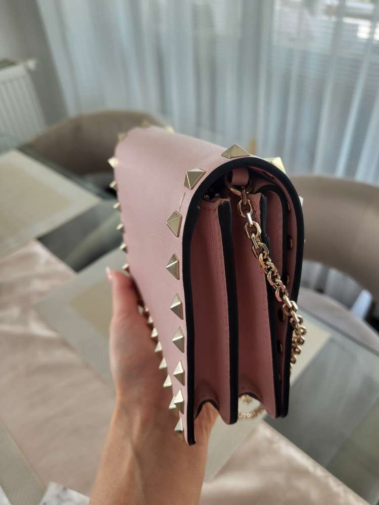 Kabelka s rockstudmi od Valentino Garavani