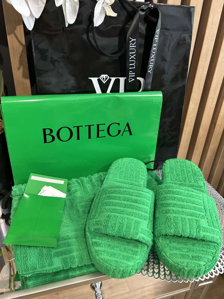 Bottega Veneta šľapky