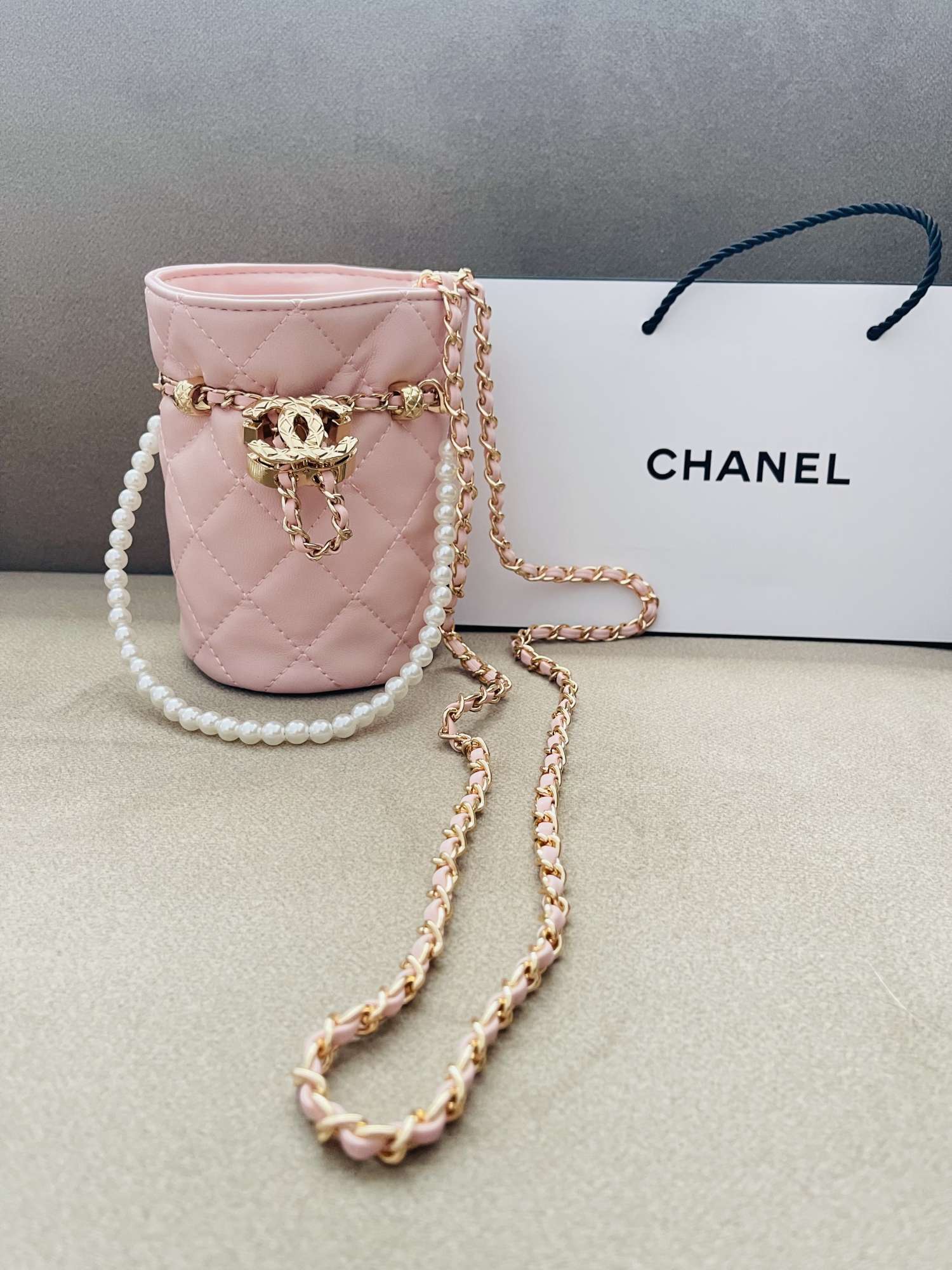 CHANEL BEAUTY KABELKA