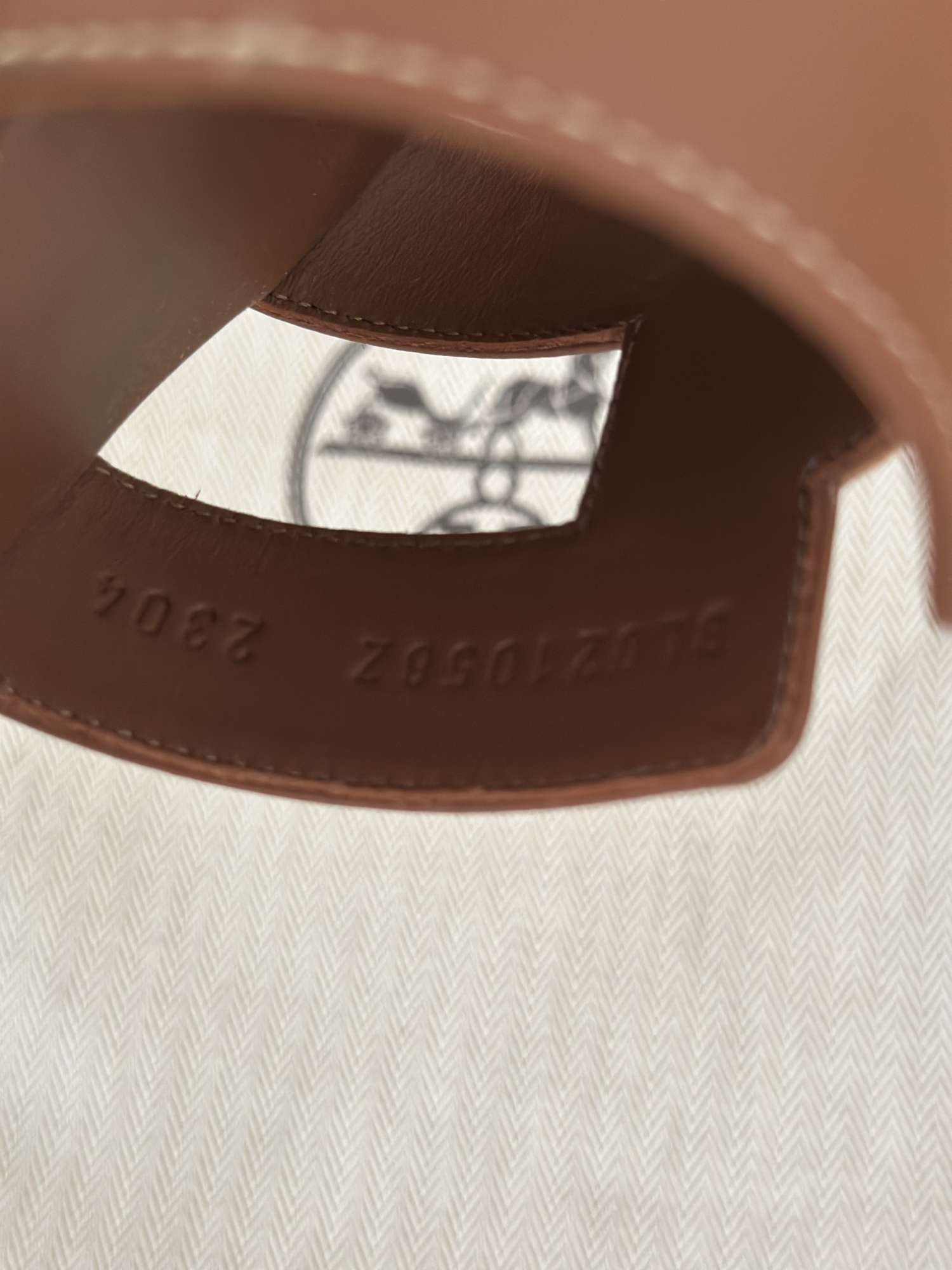 Nové papuče HERMES model Oran farba zlatá 41,5