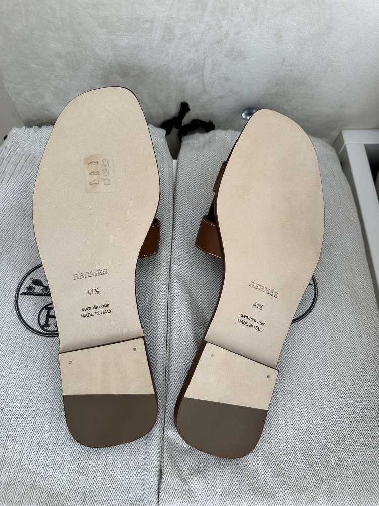 Nové papuče HERMES model Oran farba zlatá 41,5