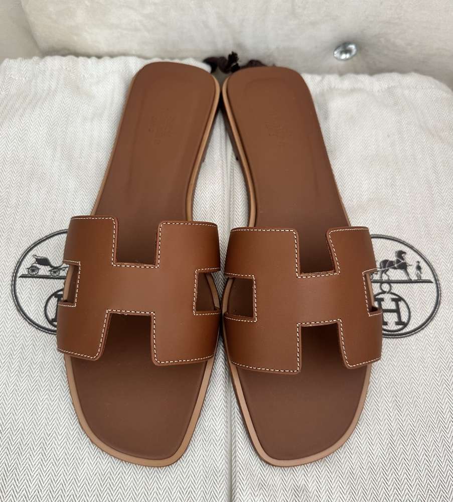 Nové papuče HERMES model Oran farba zlatá 41,5