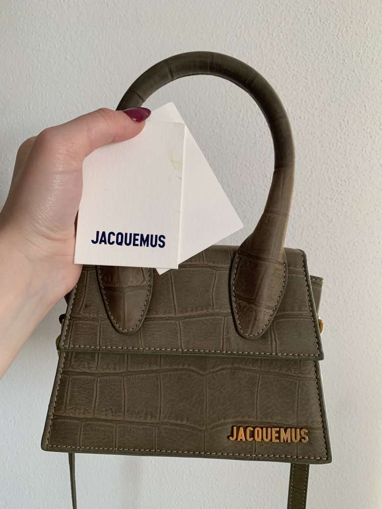Jacquemus Le Chiquito Moyen