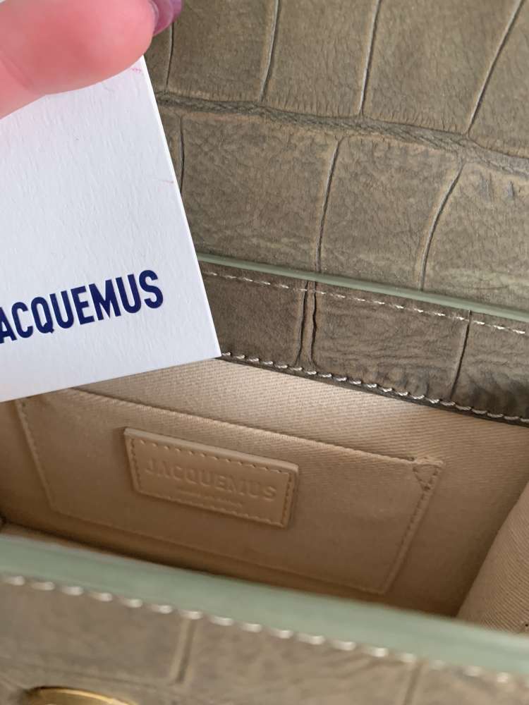 Jacquemus Le Chiquito Moyen