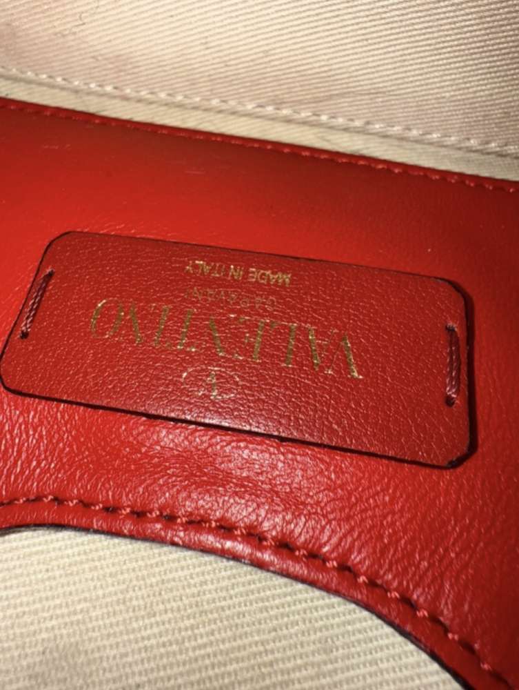 Valentino Garavani kabelka