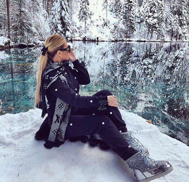 LOUIS VUITTON ČIERNY ŠÁL S LUREXOM