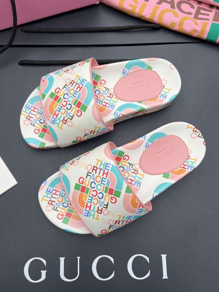 Gucci x The North Face šlapky