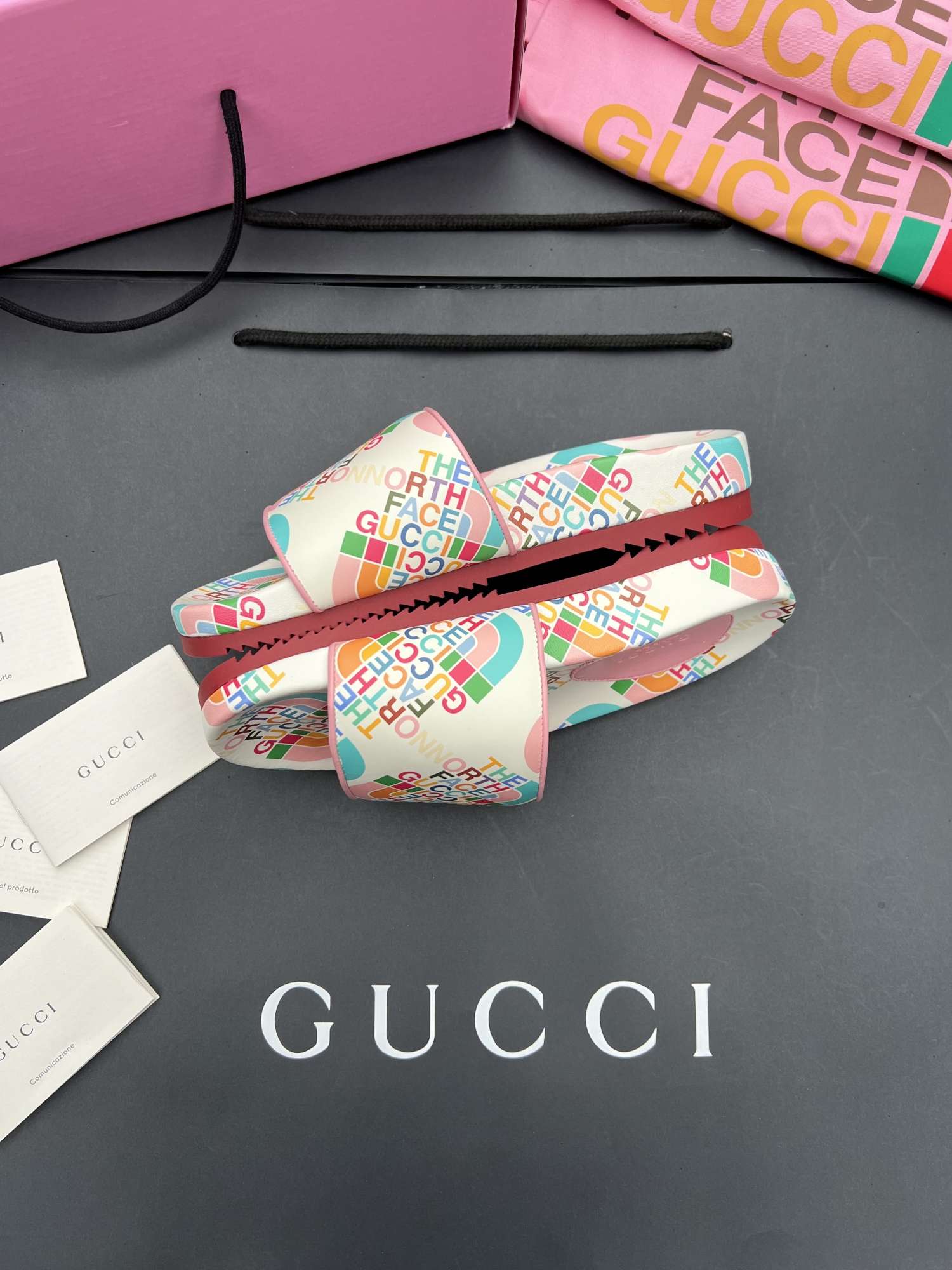 Gucci x The North Face šlapky