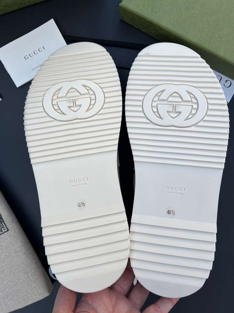 Gucci supreme sandale