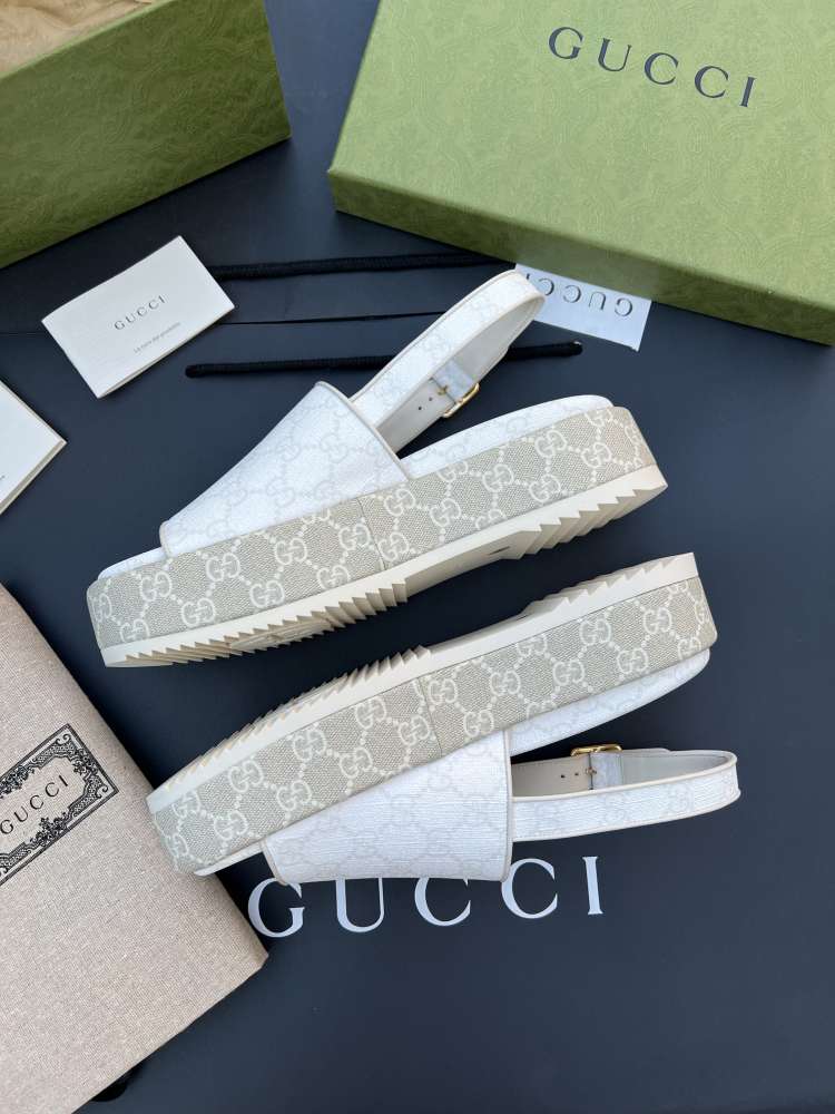 Gucci supreme sandale