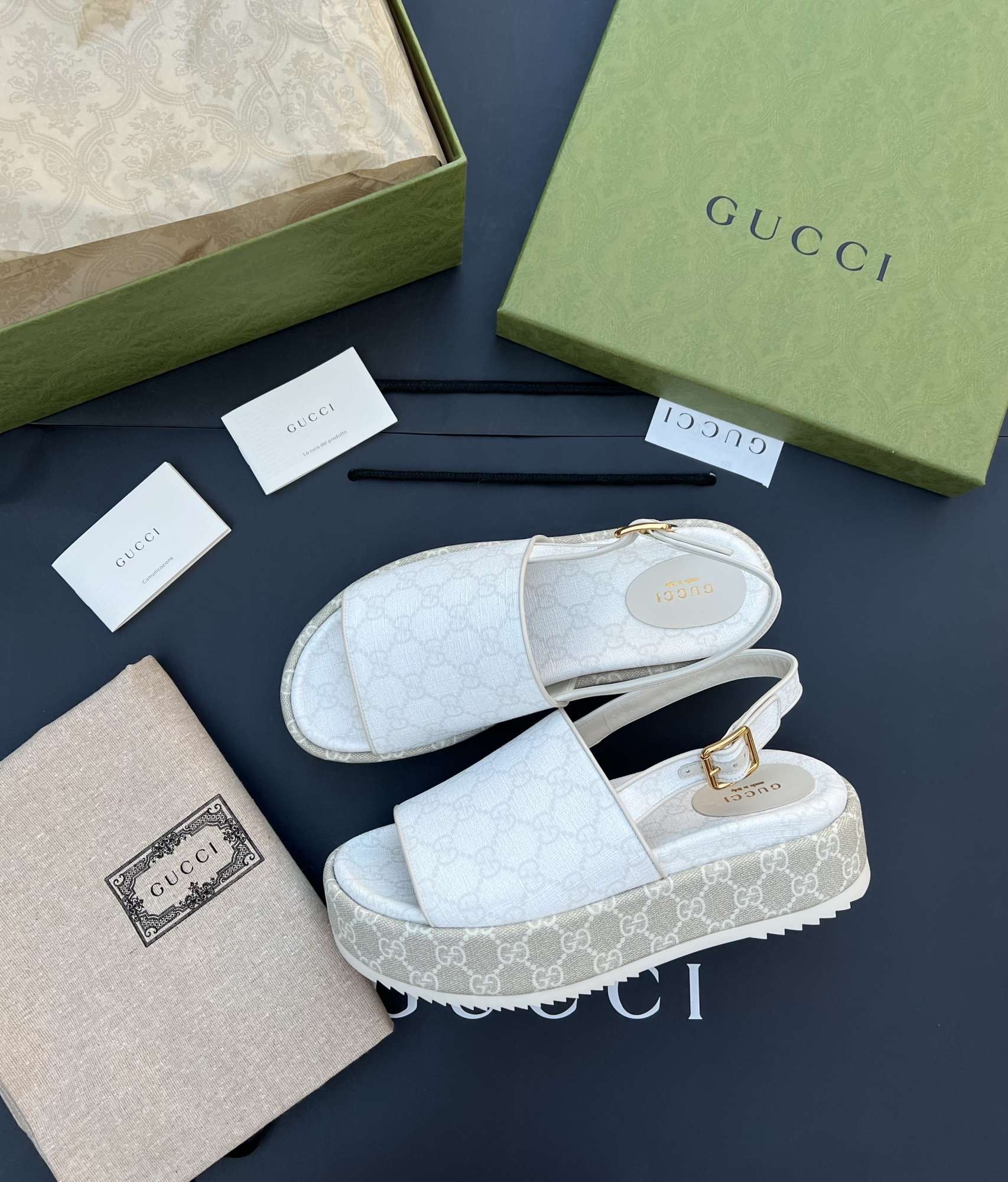Gucci supreme sandale