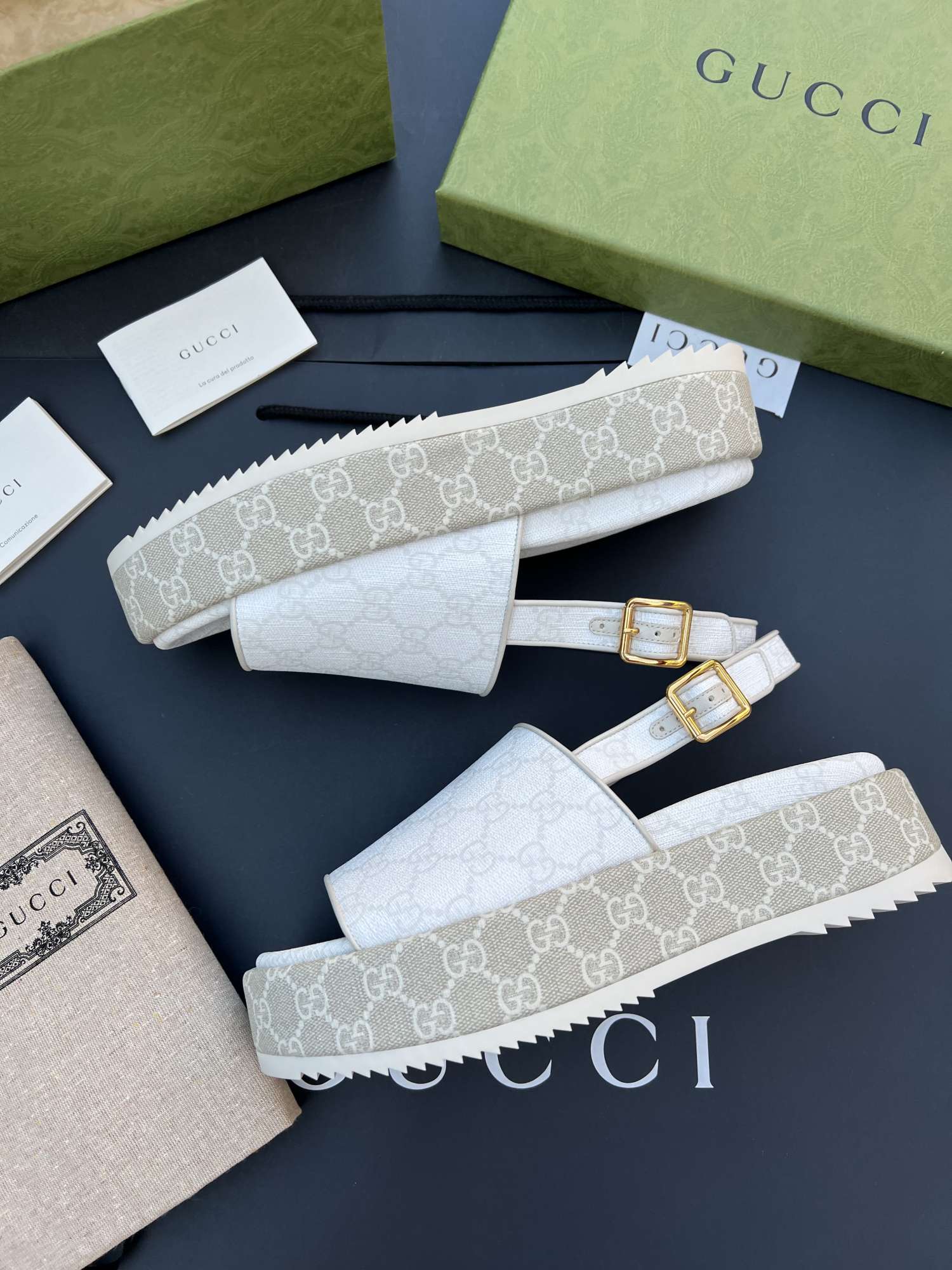 Gucci supreme sandale