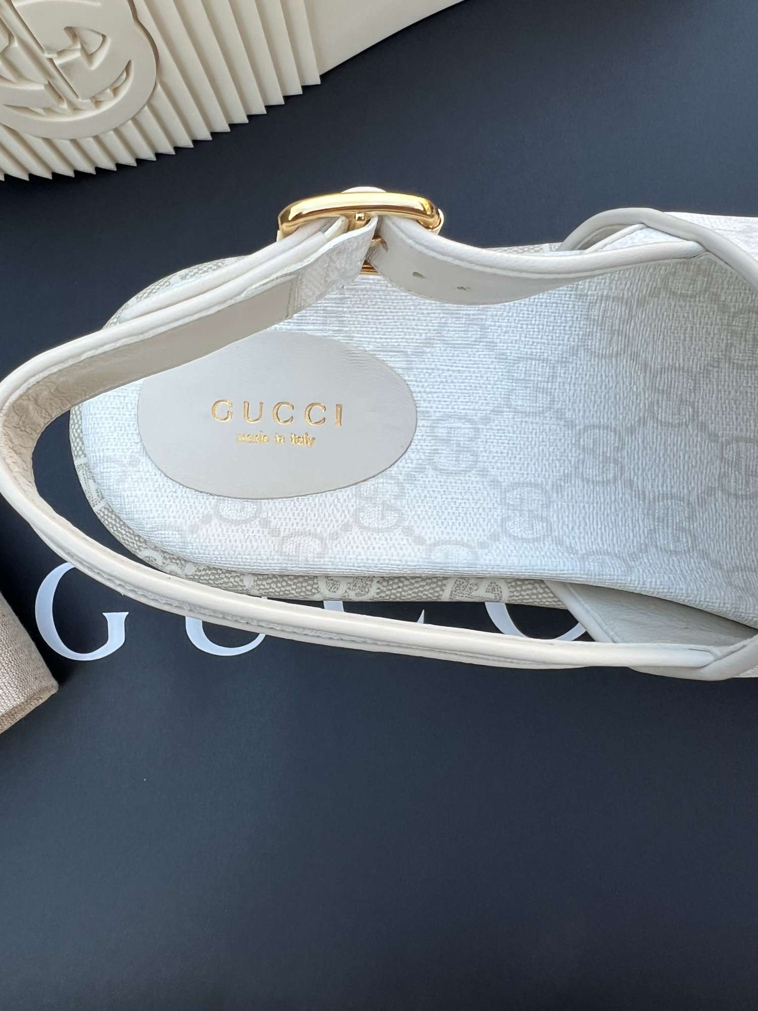 Gucci supreme sandale