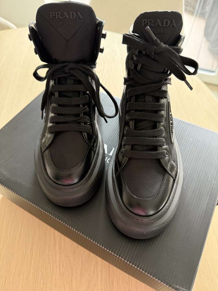 Prada sneaker