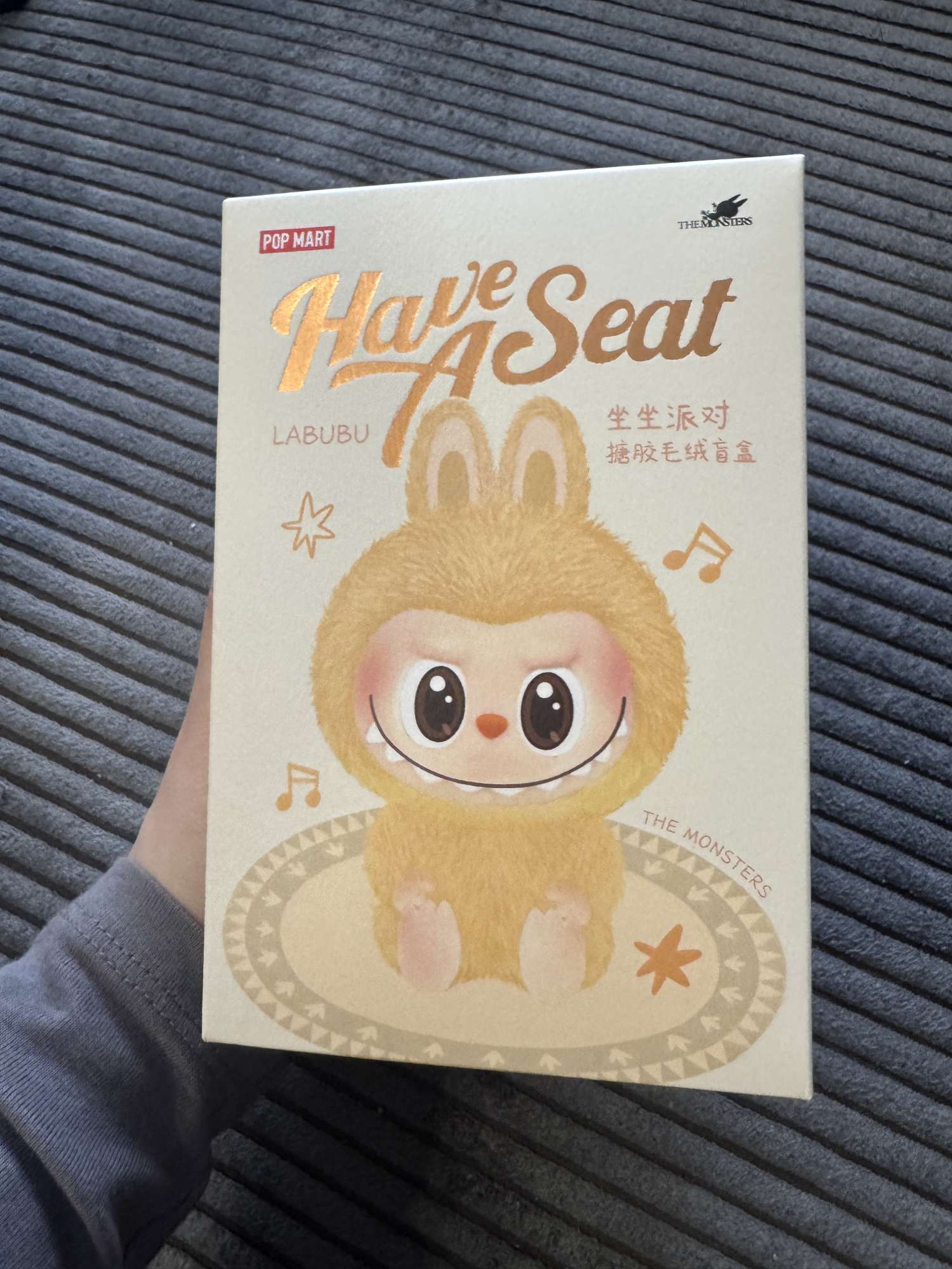 POPMART -  Labubu Monster zo série Have A Seat – DADA