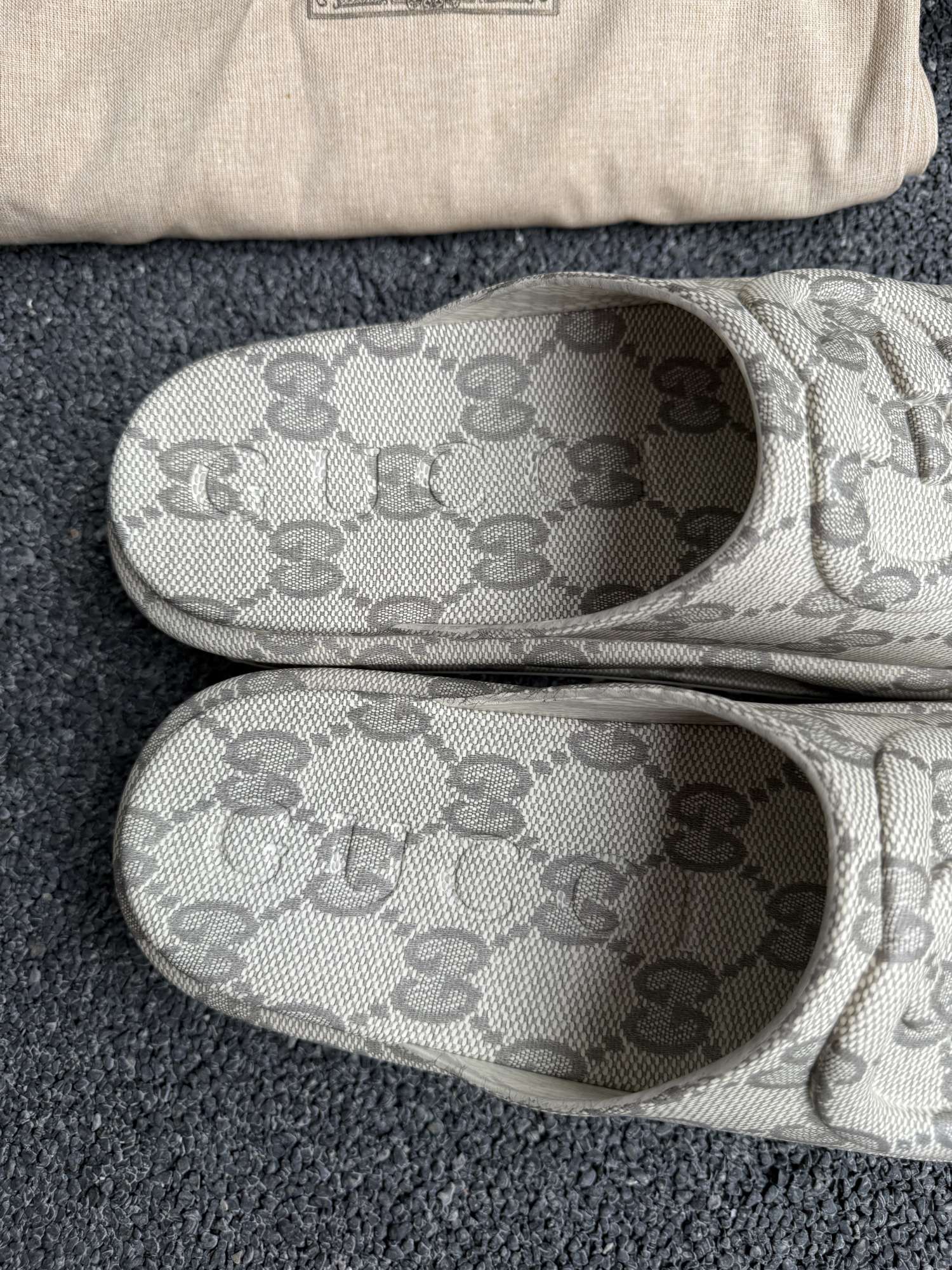 Gucci supreme panské šlapky