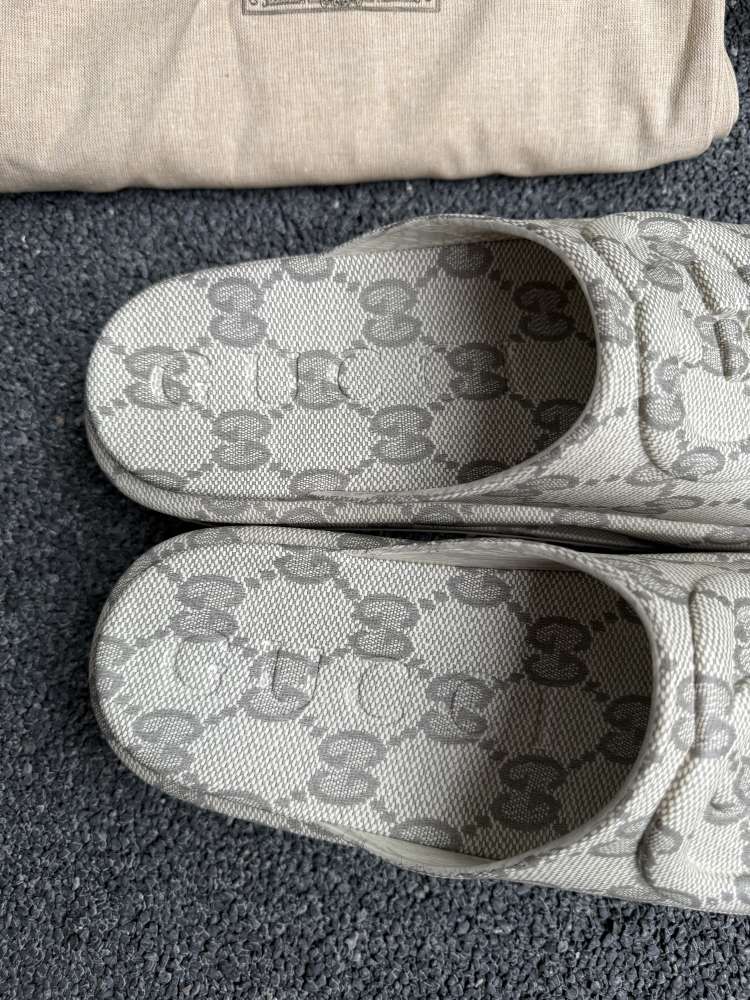 Gucci supreme panské šlapky