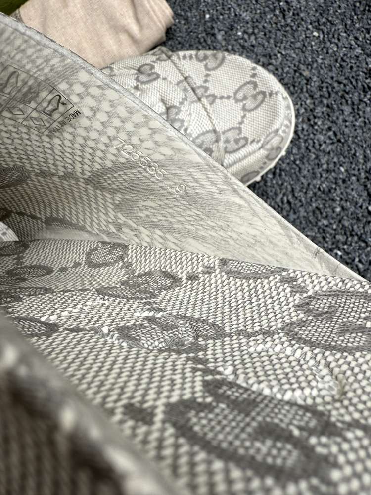 Gucci supreme panské šlapky