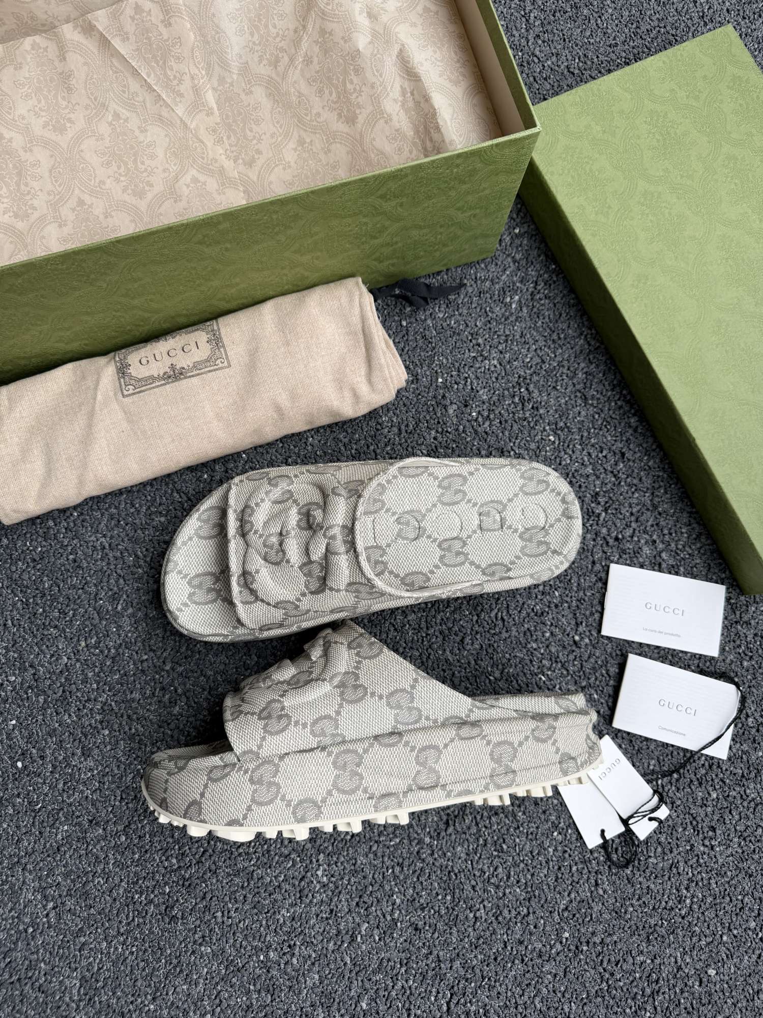 Gucci supreme panské šlapky