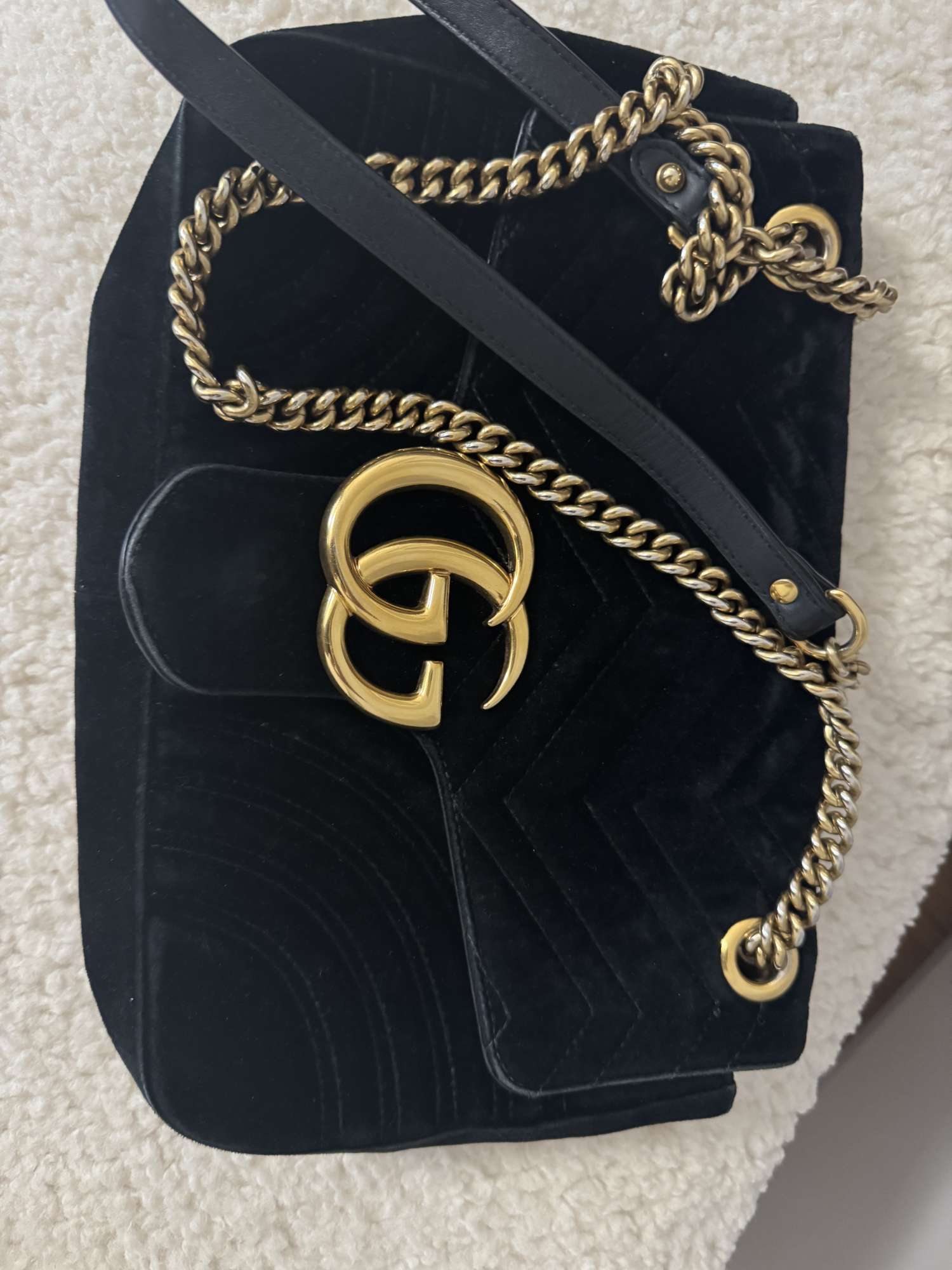 Zamatová kabelka Gucci Marmont