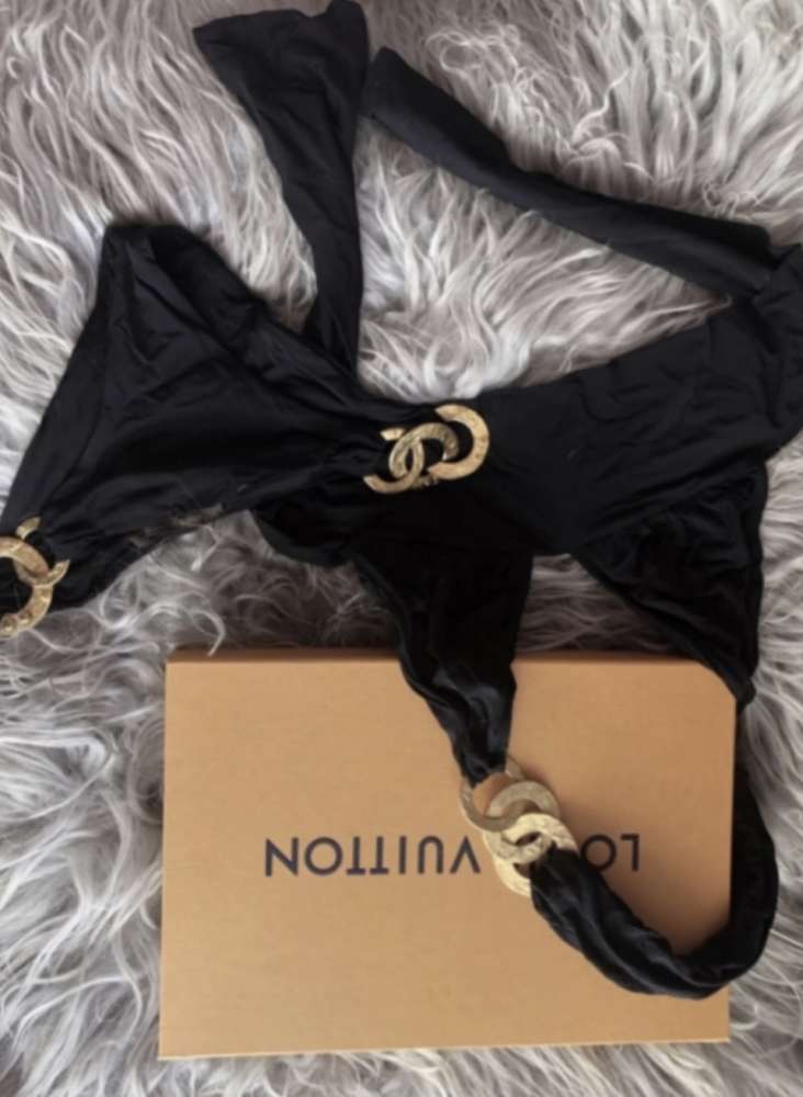 LV bikiny