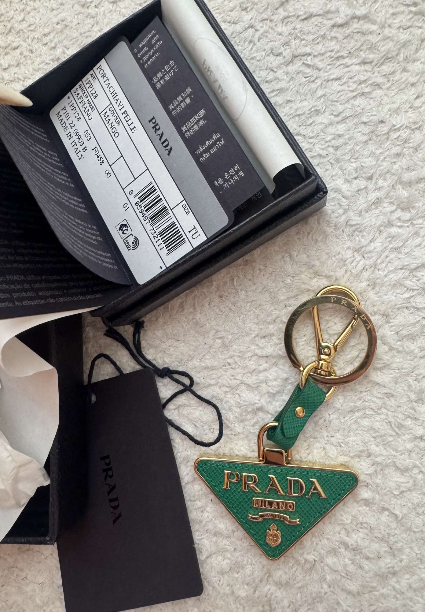 Prada kabelka s kľúčenkou