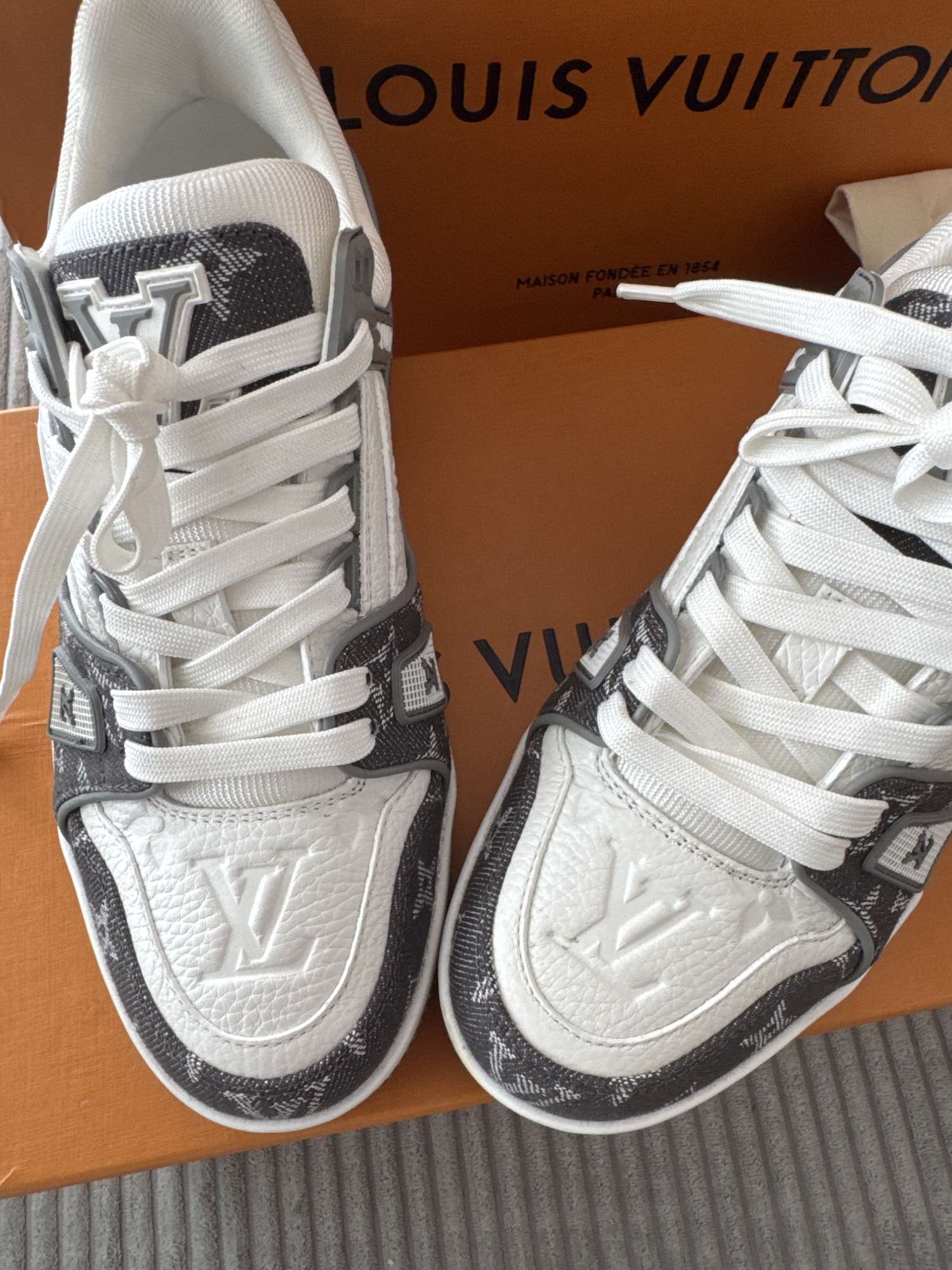 LV Trainer Sneaker