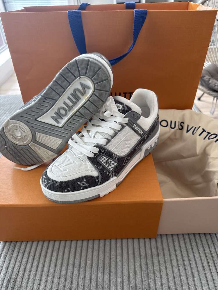 LV Trainer Sneaker