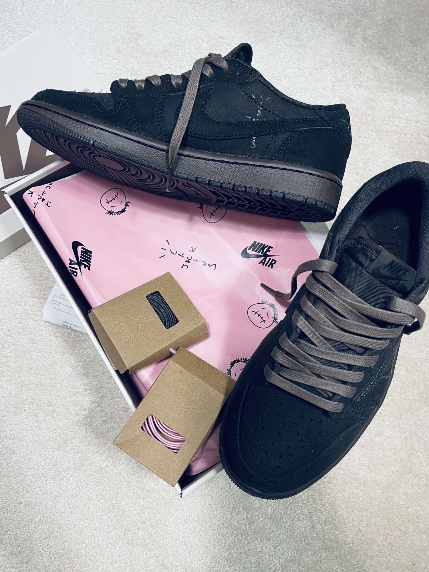 Jordan 1 Retro Low OG SP Travis Scott Velvet Brown