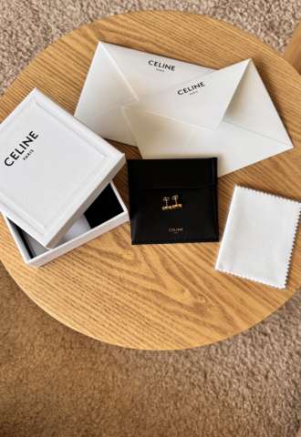 https://vipluxury.sk/CELINE NÁUŠNICE