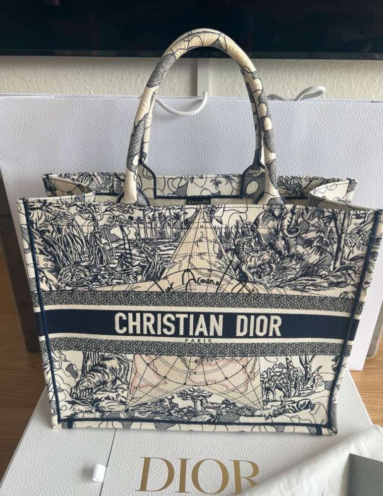 Dior tote bag large