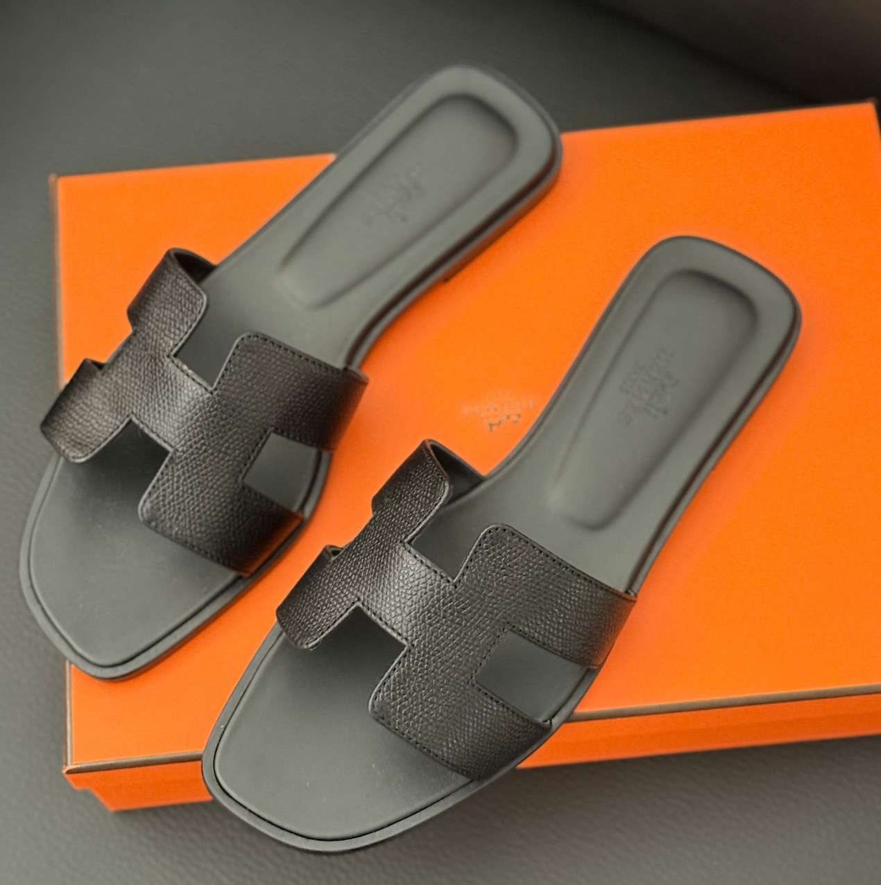 Nové šľapky HERMES model Oran epsom čierne kožené 39,5