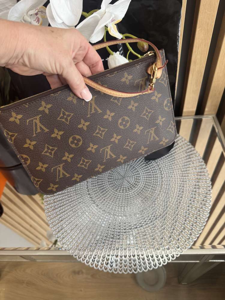 Louis Vuitton pochetta clutch