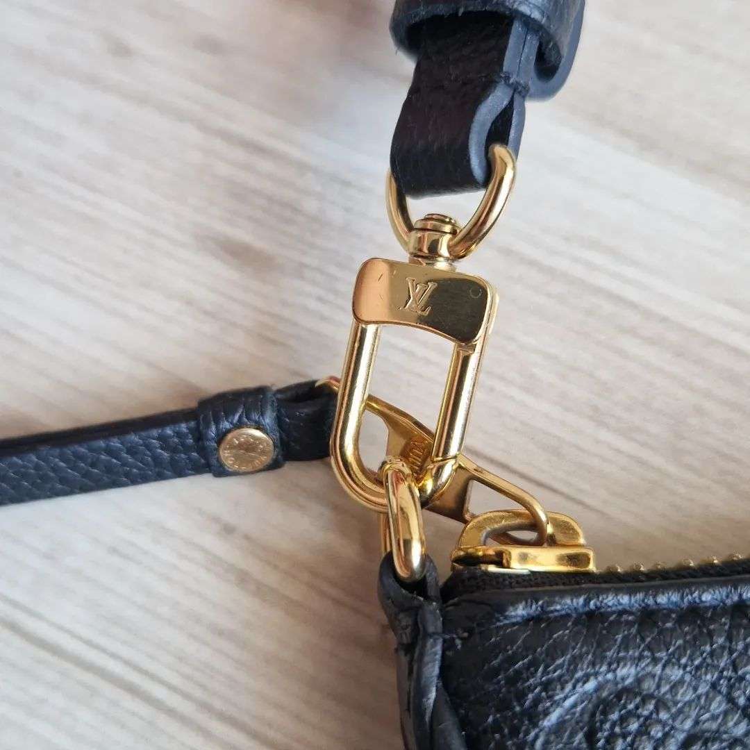 Louis Vuitton Easy Pouch