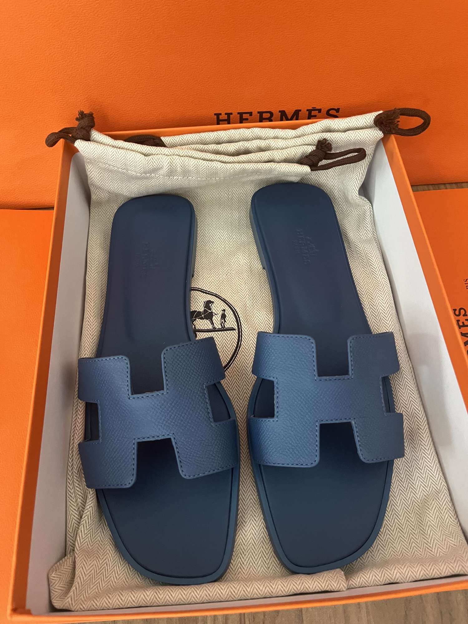 Hermes Oran Blue