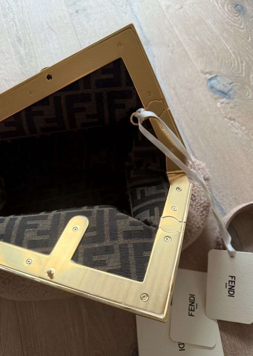 Fendi médium First