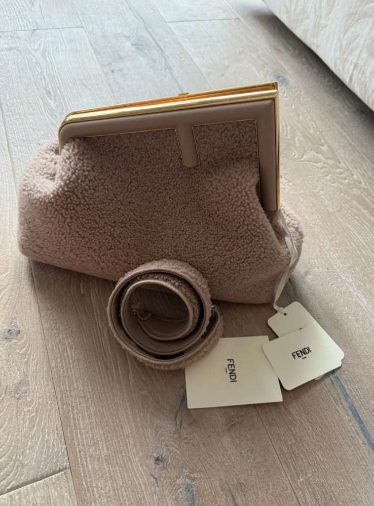 Fendi médium First