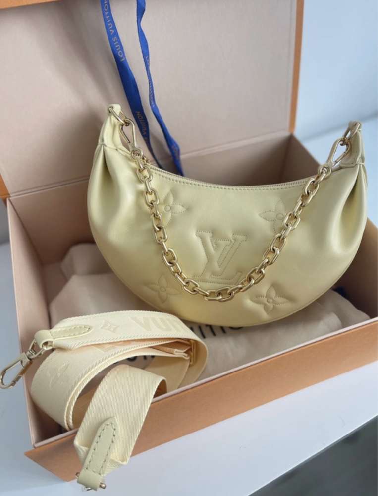 Louis Vuitton over the moon kabelka