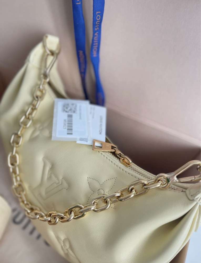 Louis Vuitton over the moon kabelka