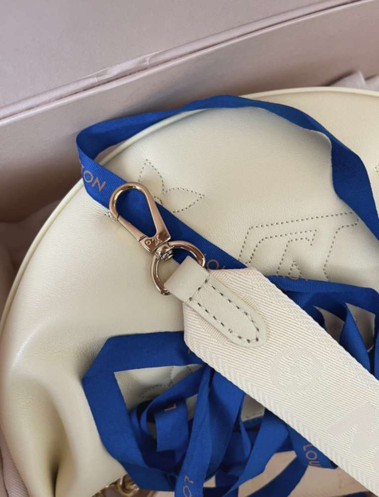 Louis Vuitton over the moon kabelka