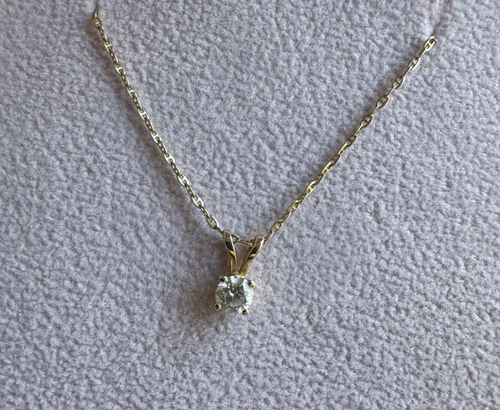 Zlatý diamantový náhrdelník