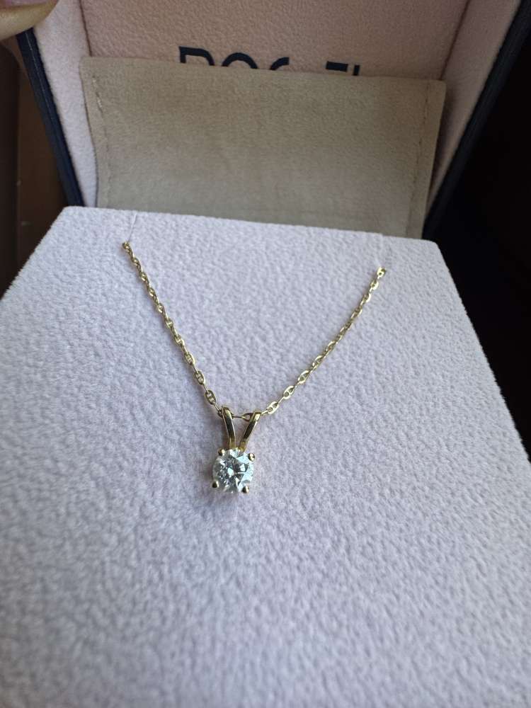 Zlatý diamantový náhrdelník