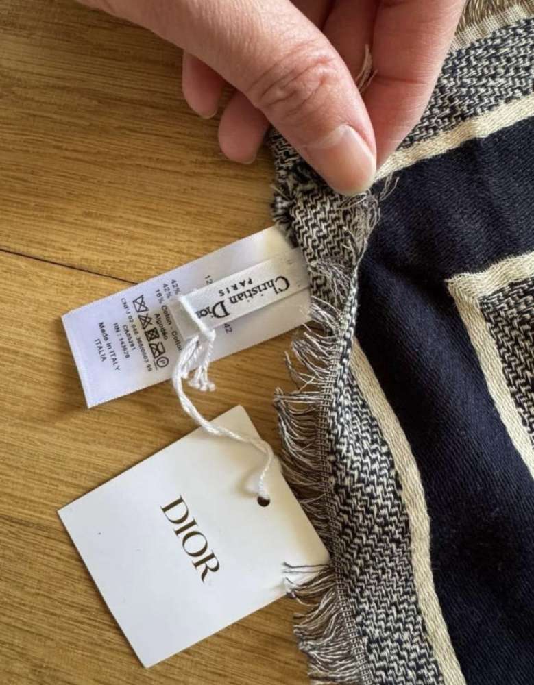 Dior šatka