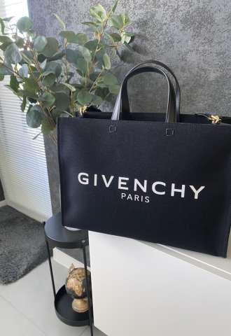 https://vipluxury.sk/Givenchy kabelka