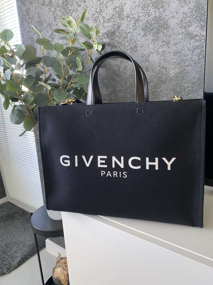 Givenchy kabelka
