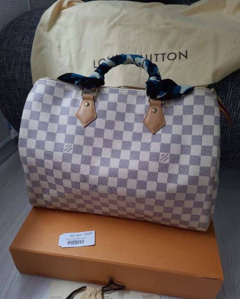 Louis Vuitton Speedy 35