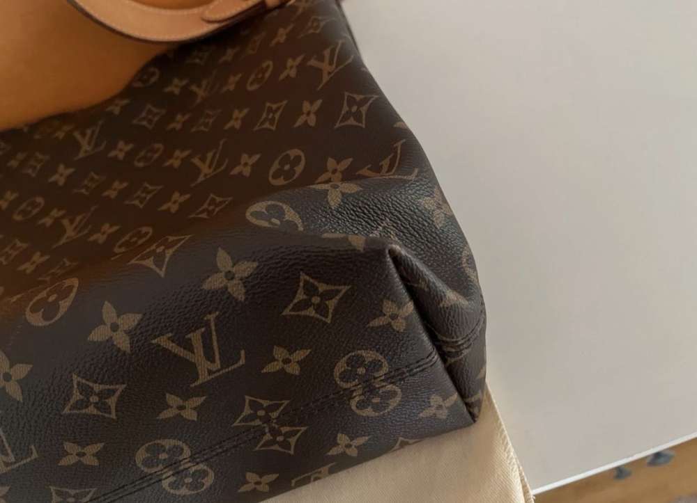 Louis Vuitton graceful PM